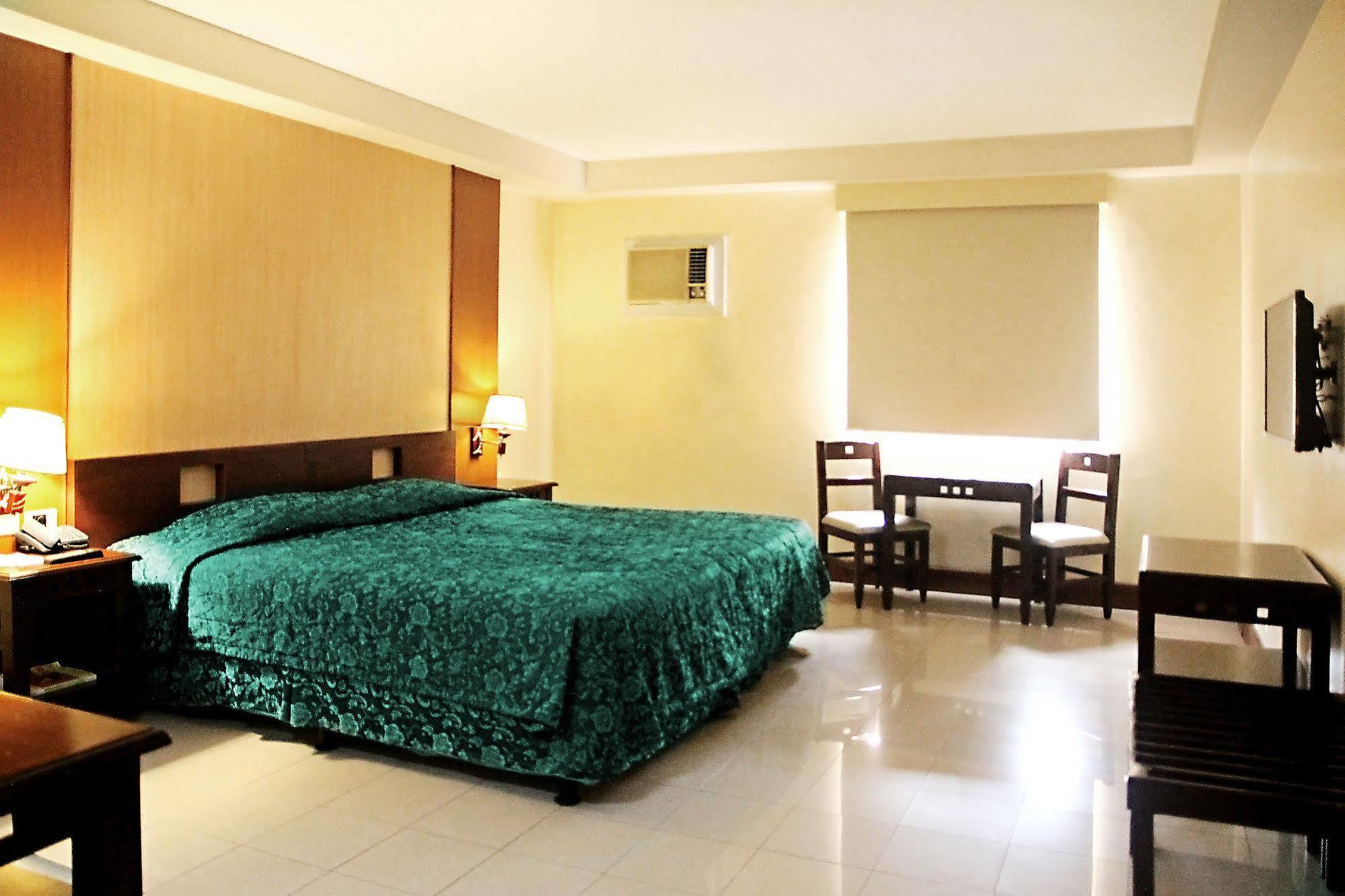 Cherry Blossoms Hotel Μανίλα Εξωτερικό φωτογραφία