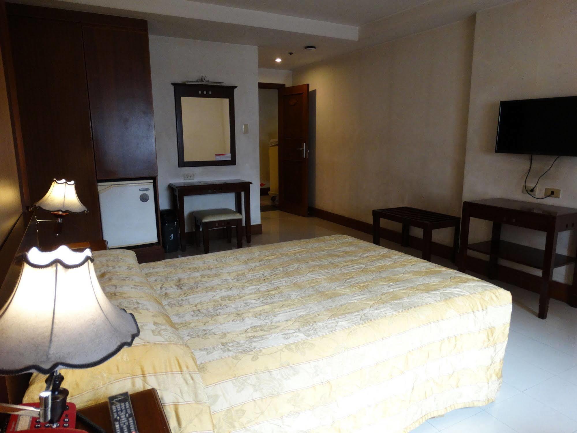 Cherry Blossoms Hotel Μανίλα Εξωτερικό φωτογραφία