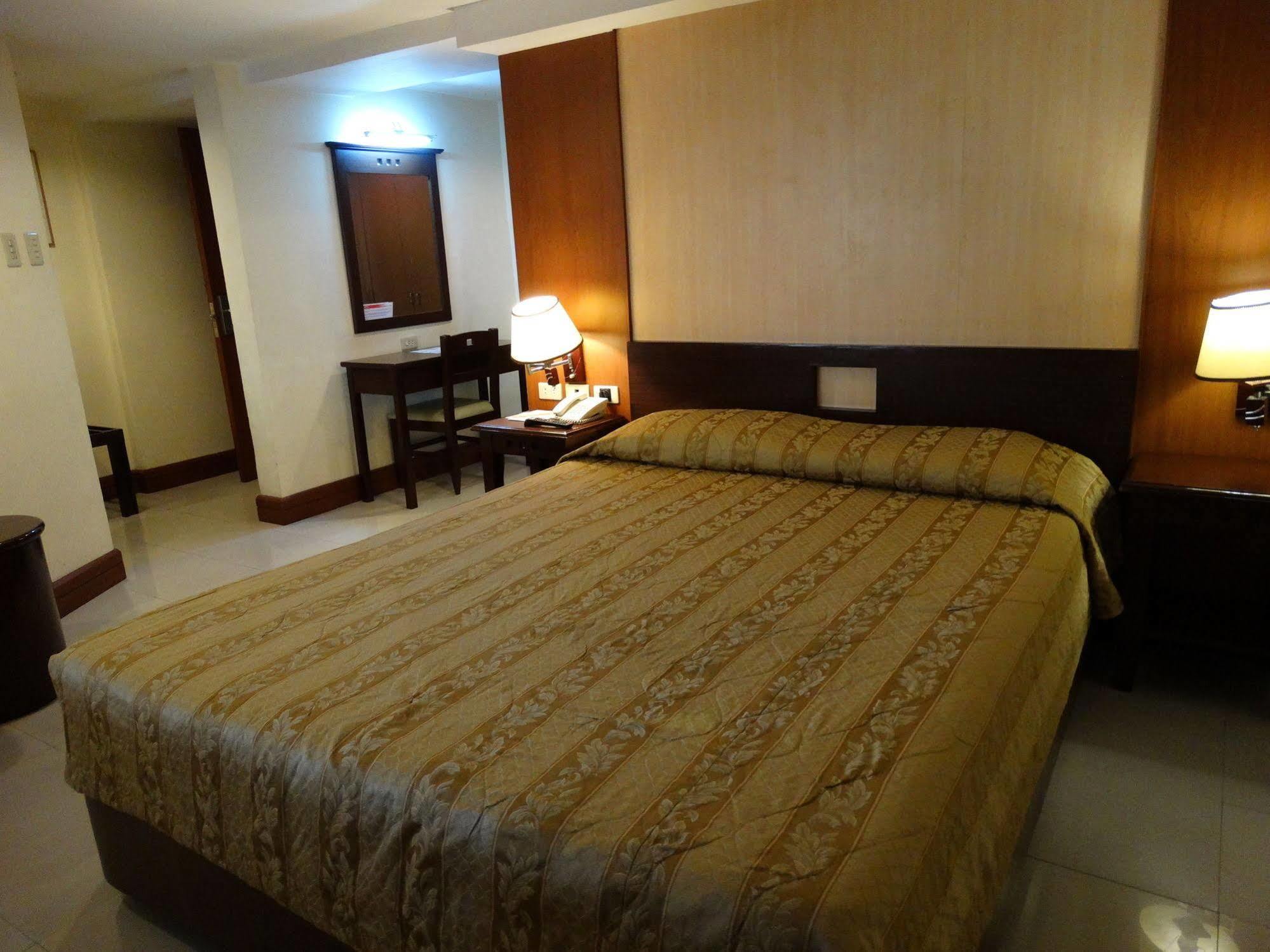 Cherry Blossoms Hotel Μανίλα Εξωτερικό φωτογραφία